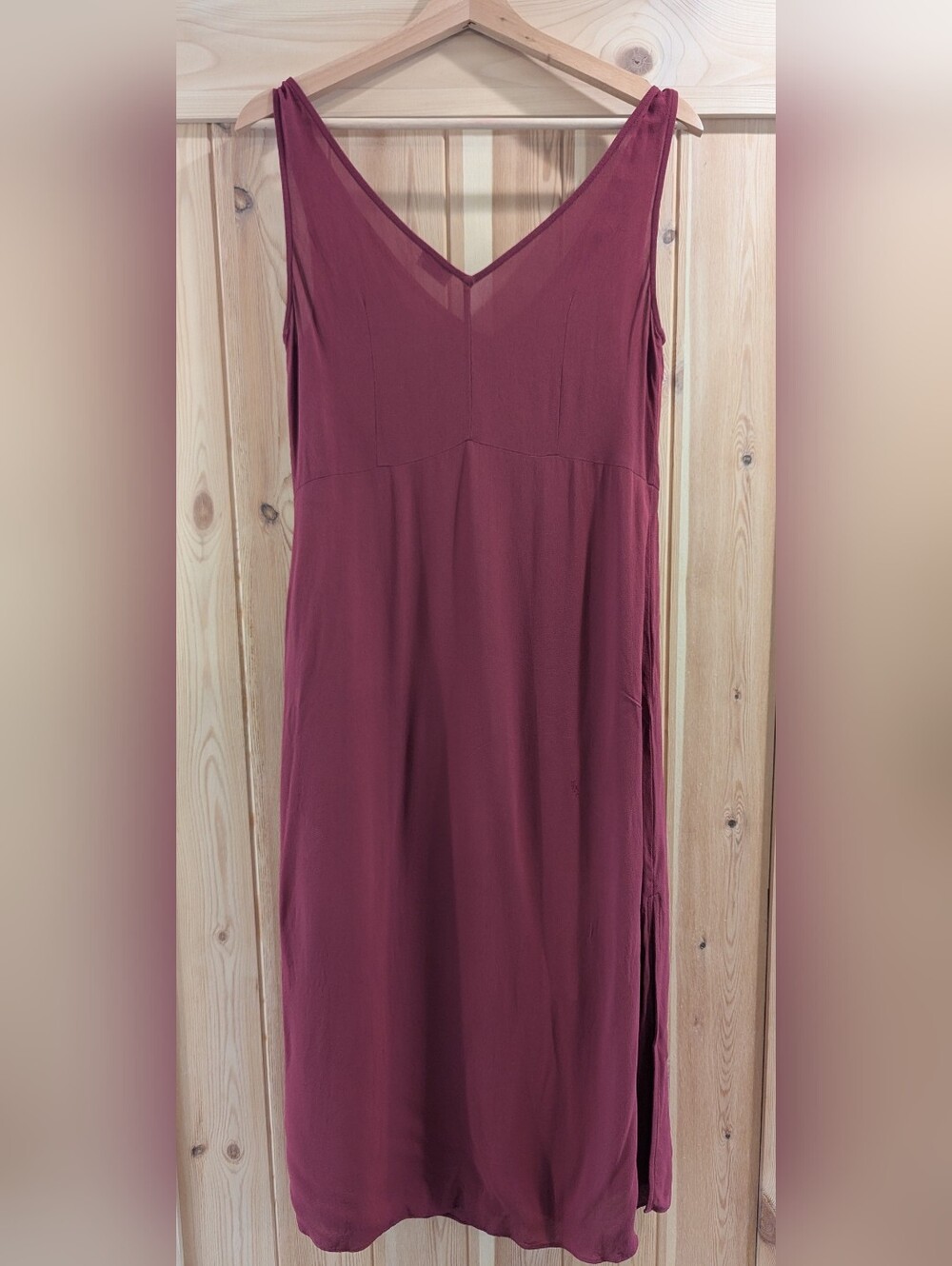 Little Moon V-Neck Midi Dress in Deep Wine - Picture 2 of 7